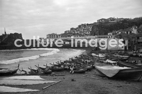 Portugal, Funchal, Madeira, Ufer, Küste. Portugal, Funchal, Madeira, Ufer, Küste.