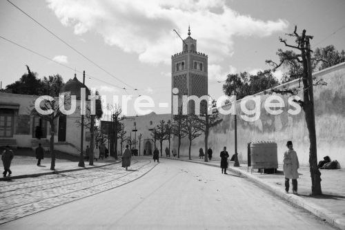 Tunesien, Tunis, Strassenszene. Aus der Tunesien, Tunis, Strassenszene. Aus der