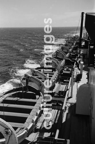 Schiff Bremen, Bordwand, Aussenansicht, Rettungsboot, Schiff Bremen, Bordwand, Aussenansicht, Rettungsboot,