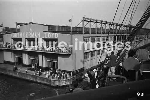 Schiff Bremen, anlegen, Aussenansicht, Passagierschiff, Schiff Bremen, anlegen, Aussenansicht, Passagierschiff,