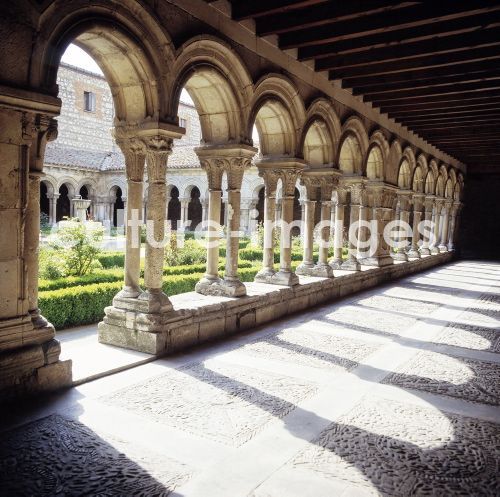 MONASTERIO DE LAS HUELGAS REALES MONASTERIO DE LAS HUELGAS REALES