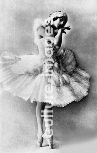 Anna Pawlowa im Ballett Der sterbende Schwan von Camille Saint-Saëns