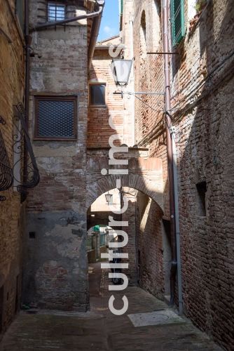 Siena, mittelalterliche Gasse - Siena, Medival Alley Siena, mittelalterliche Gasse - Siena, Medival Alley
