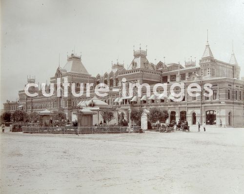 Maxim Petrowitsch Dmitriew, Messe Hauptgebäude in Nischni Nowgorod Maxim Petrowitsch Dmitriew, Messe Hauptgebäude in Nischni Nowgorod