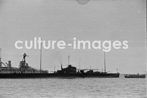 Portugal, Funchal, Madeira, Kriegsschiff, Schiff, Portugal, Funchal, Madeira, Kriegsschiff, Schiff,