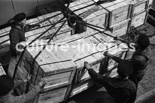 Schiff Bremen, Verladung, Aussenansicht, Ladung Schiff Bremen, Verladung, Aussenansicht, Ladung