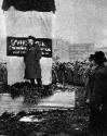Wladimir Lenin bei der Einweihung des Marx-Engels-Denkmals am 7. November 1918